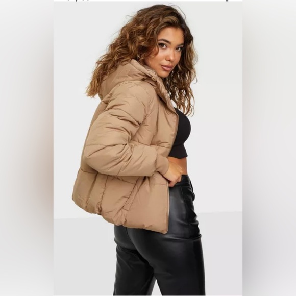 💥 REISS THEA PUFFER COAT - Picture 3 of 16